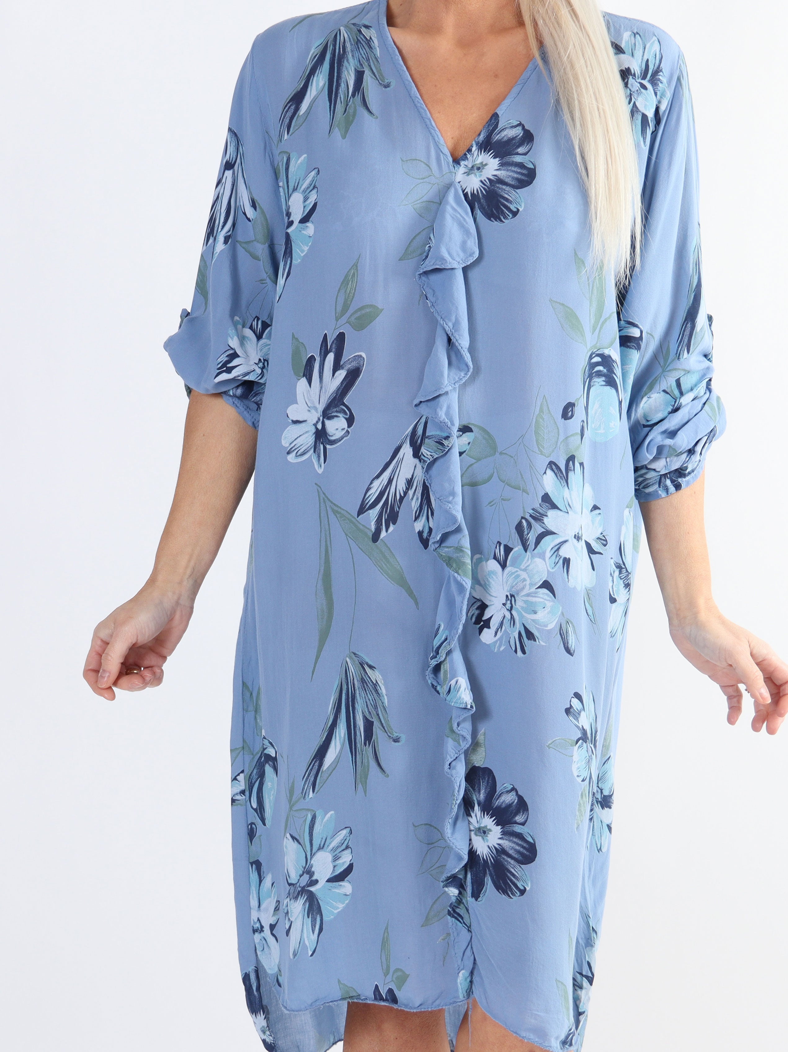 Jaana - Sød plus size tunikakjole med flæser foran